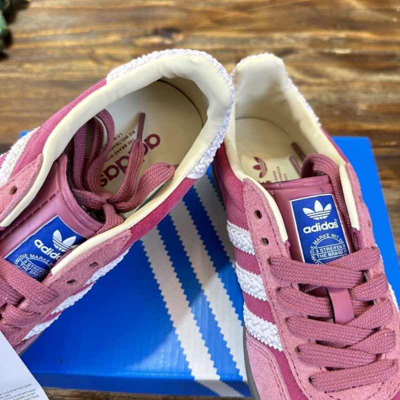 Adidas Sneakers